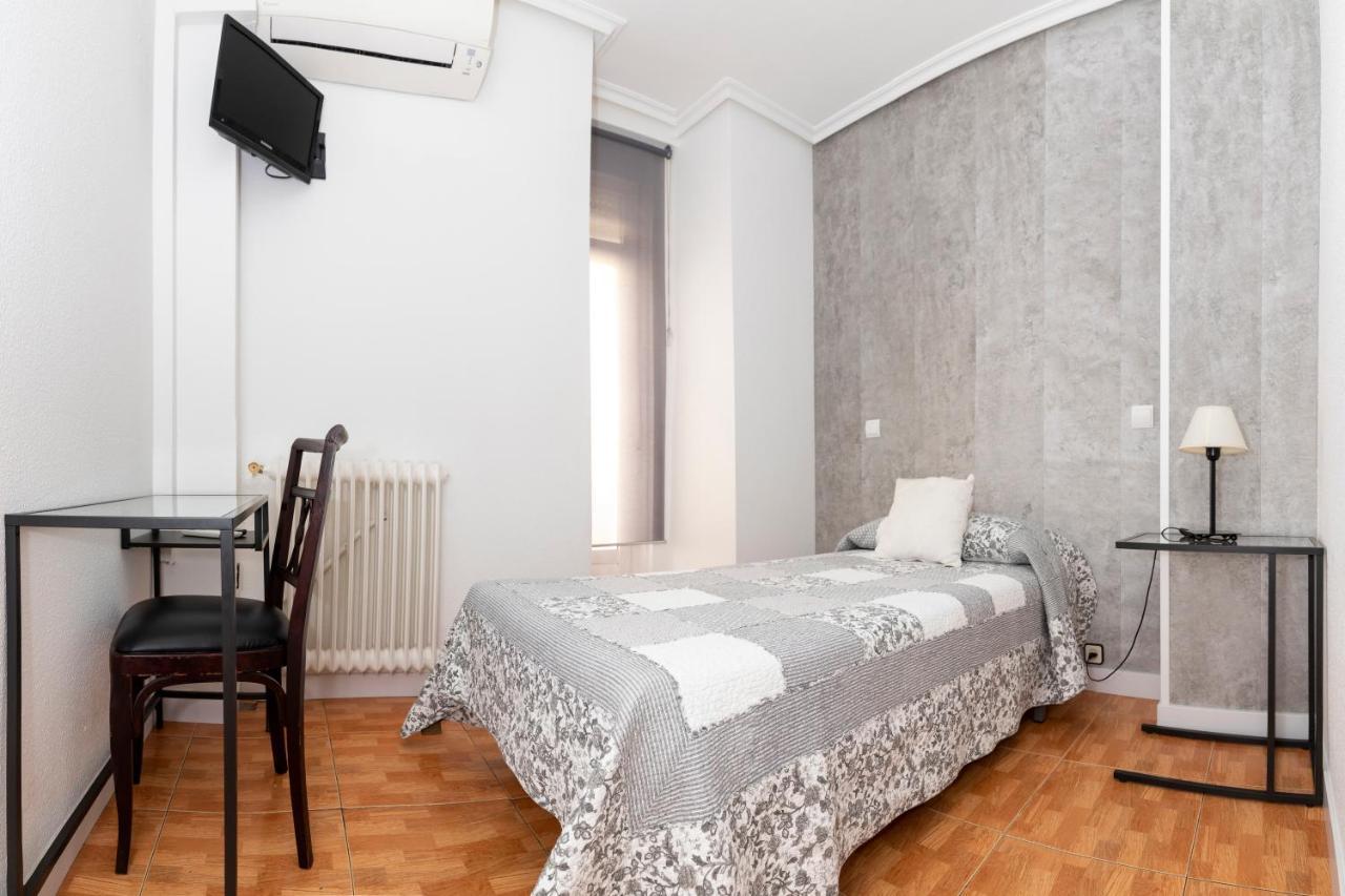 Single Room,1303889494:JPEG