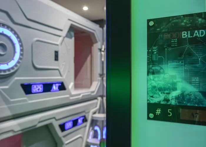 Art Seven Hostel CapsulesHostal